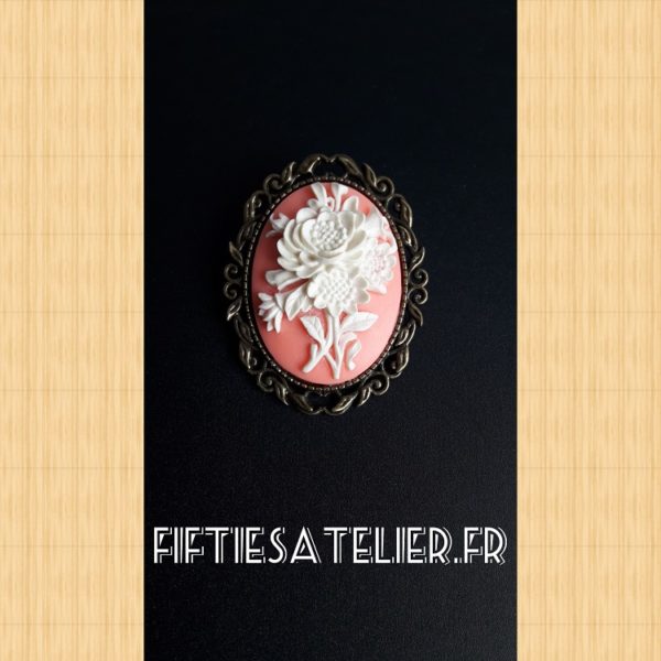 Broche rétro en Camée de Fleurs Vintage Flowers – Image 3