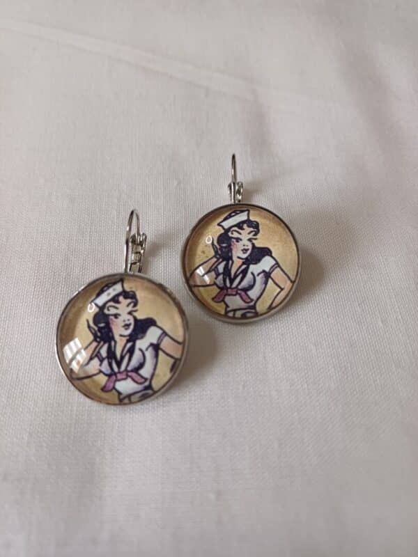Boucles d'oreilles pendantes Collection Sailor Jerry Tattoo – Image 6